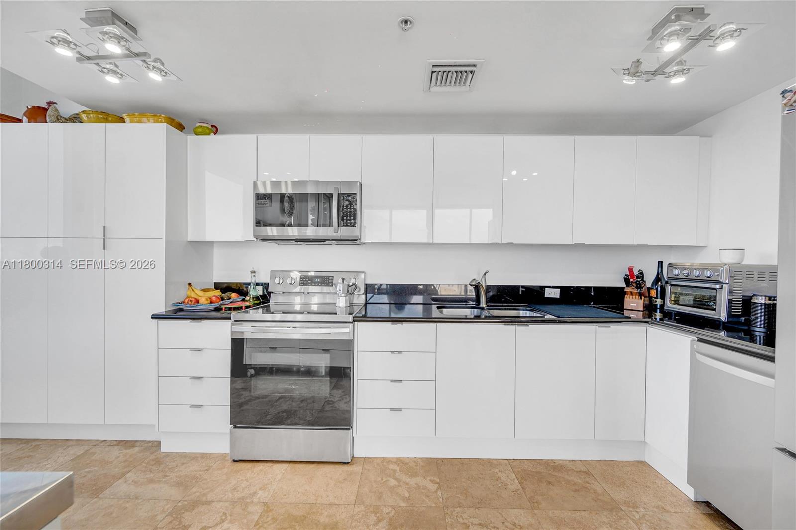 BLUE BAY TOWER CONDO - Residential