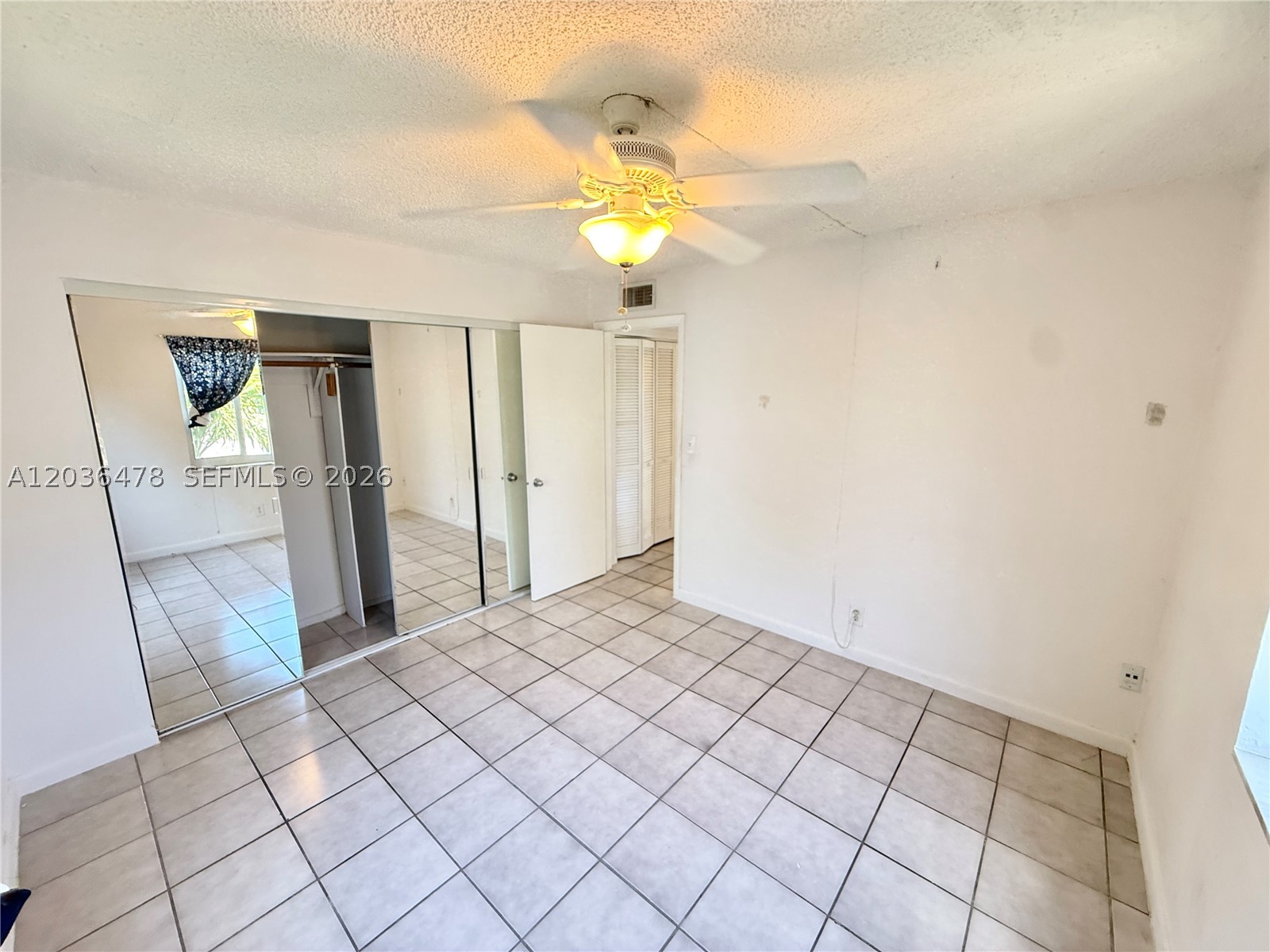 LAUDERDALE PARK 6-33 1/2 - Residential Lease