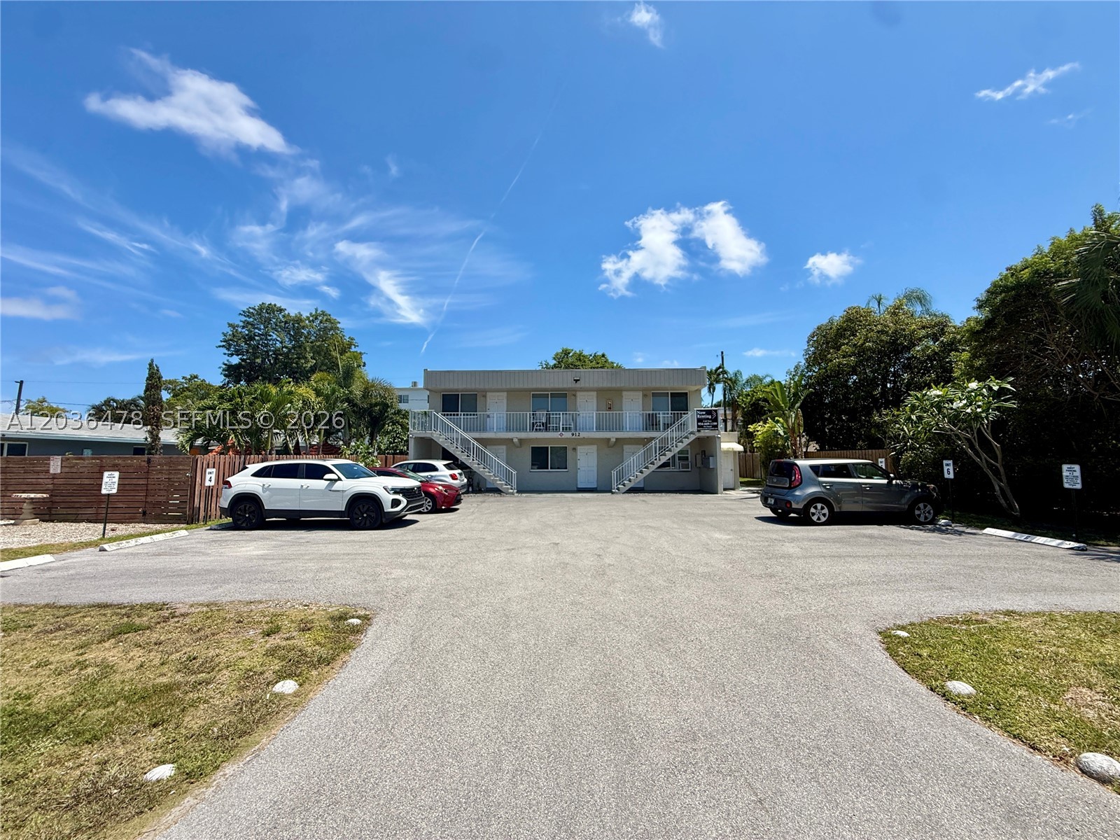 LAUDERDALE PARK 6-33 1/2 - Residential Lease