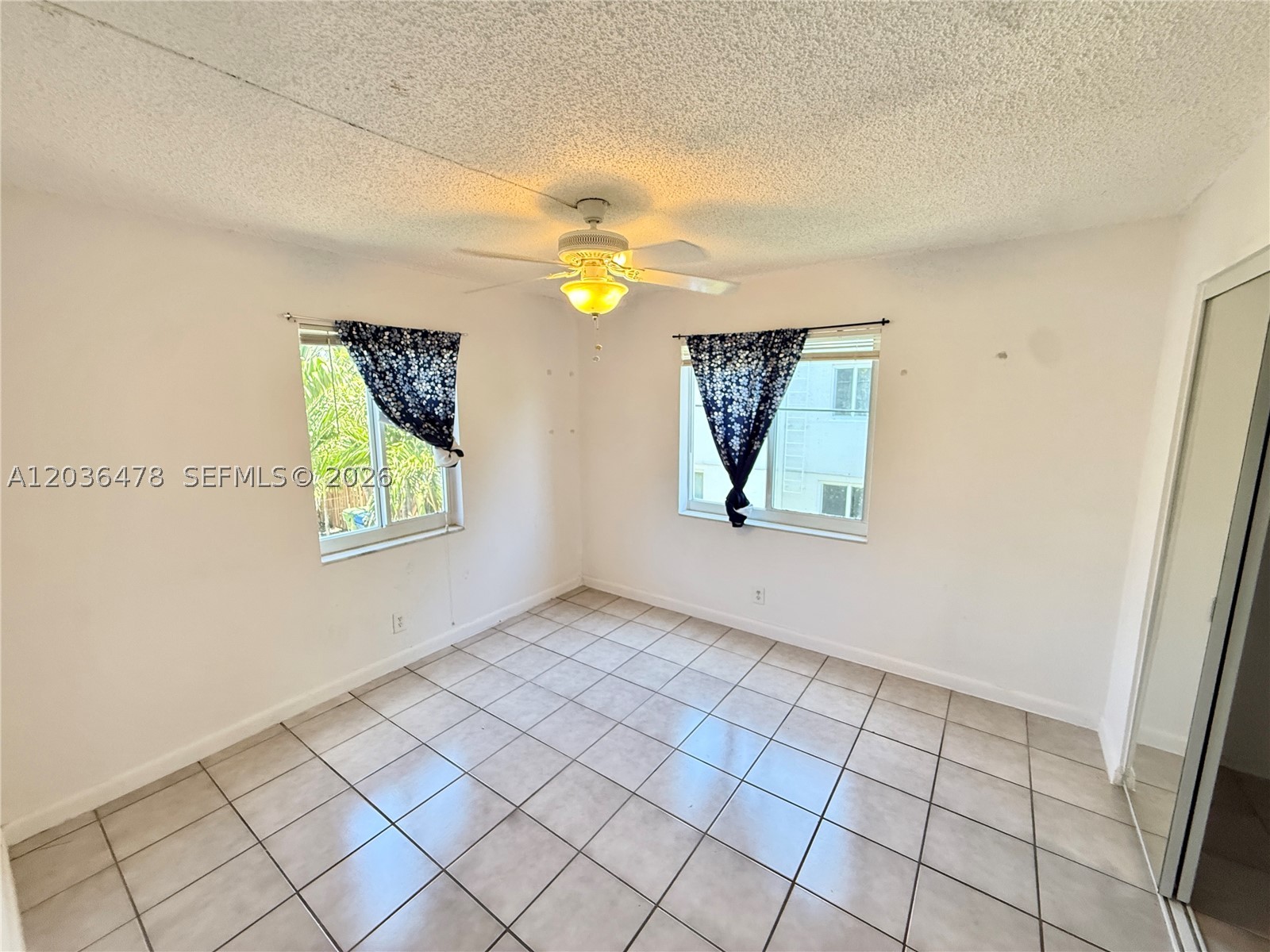 LAUDERDALE PARK 6-33 1/2 - Residential Lease