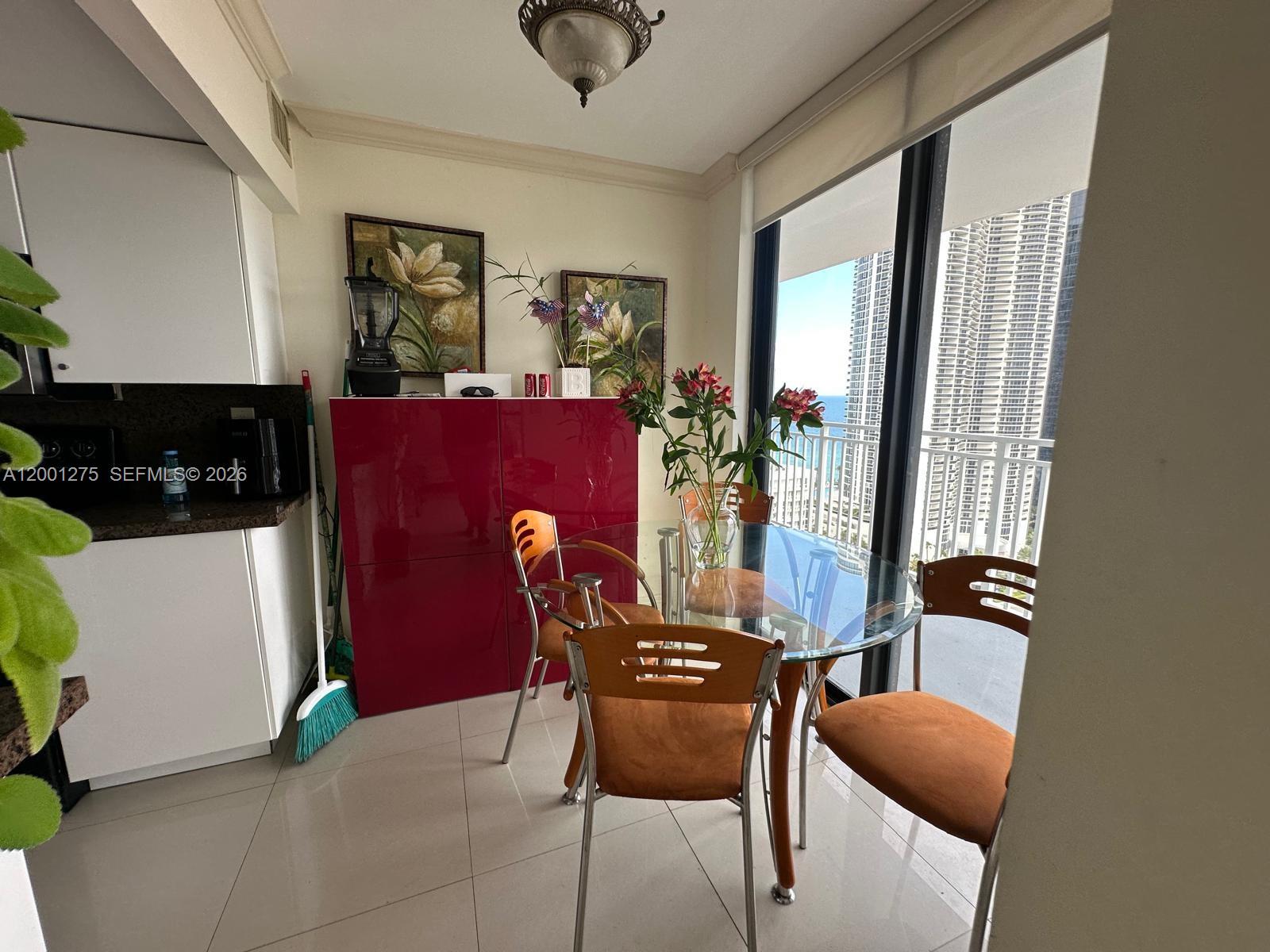 WINSTON TOWERS 600 CONDO - Residential