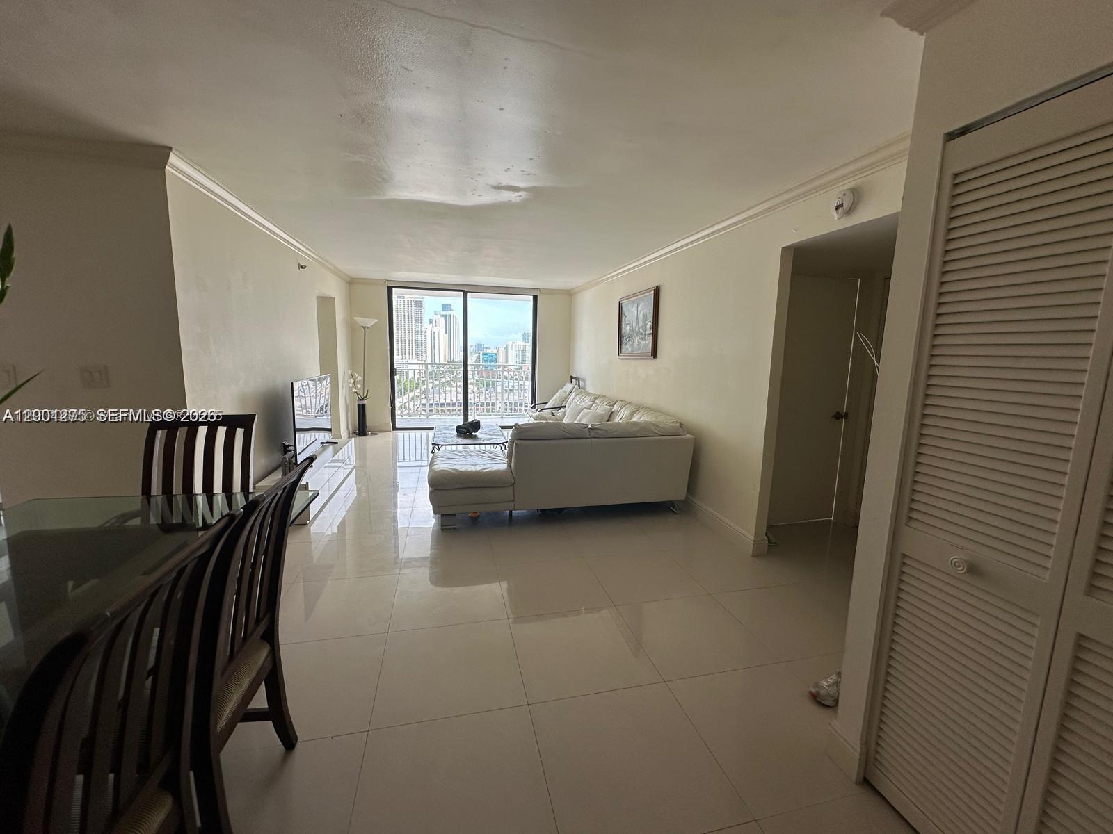 WINSTON TOWERS 600 CONDO - Residential