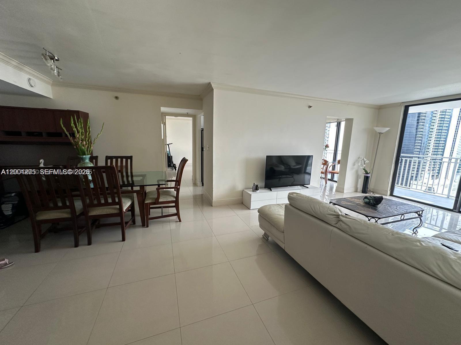 WINSTON TOWERS 600 CONDO - Residential