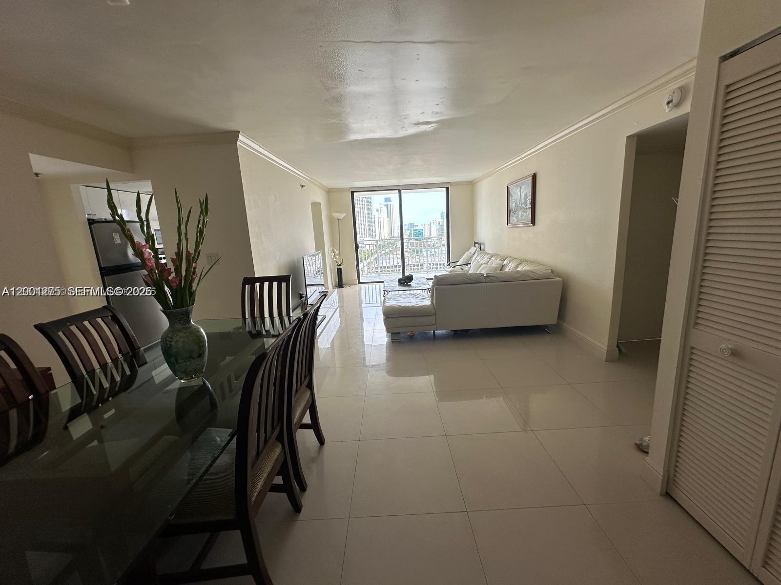 WINSTON TOWERS 600 CONDO - Residential
