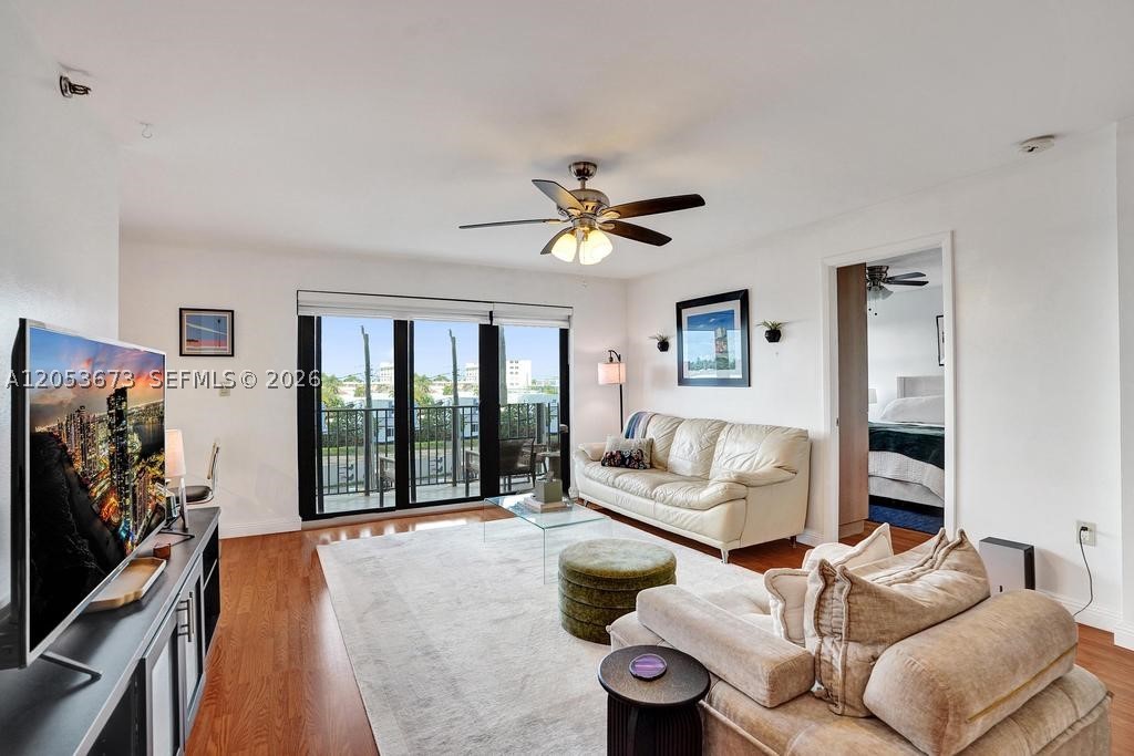SUMMIT CONDO - Residential