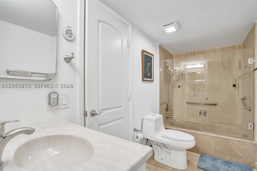 SUMMIT CONDO - Residential