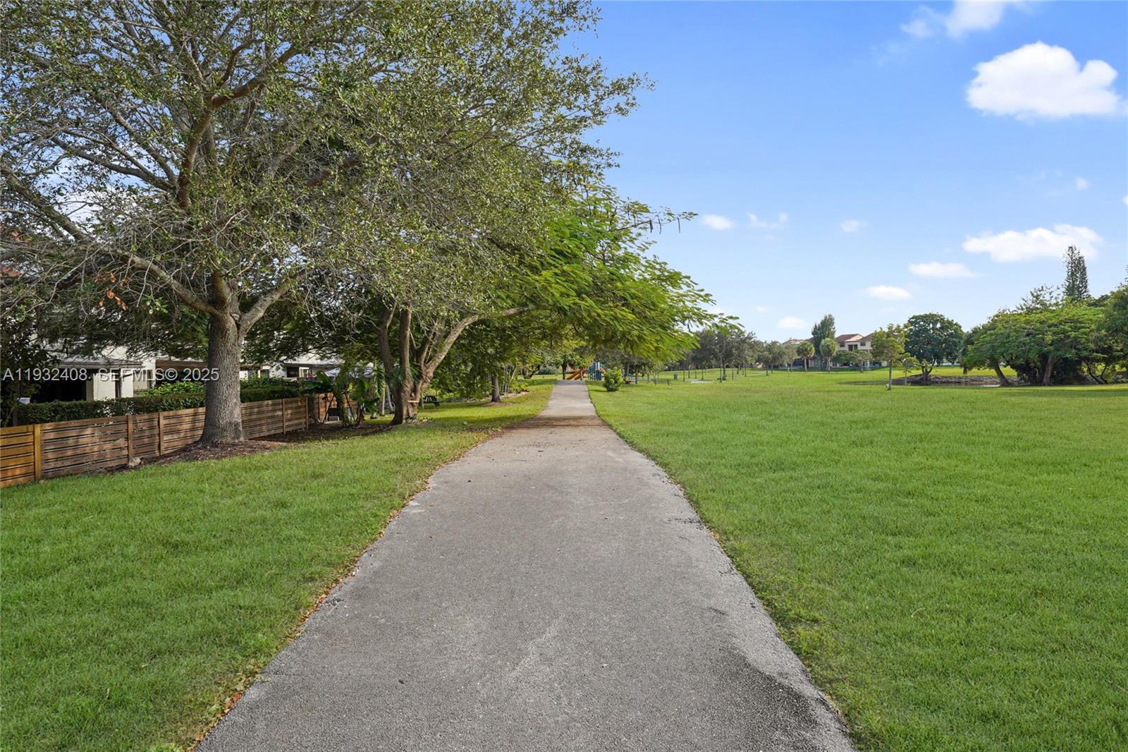 SPRING LAKES VILLAGE II - Residential Lease