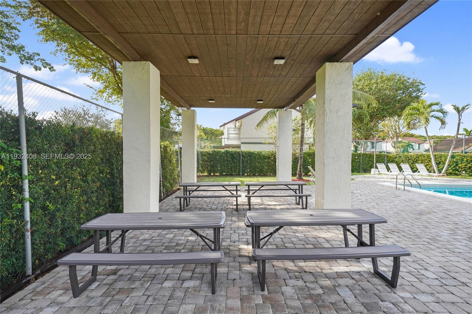 SPRING LAKES VILLAGE II - Residential Lease