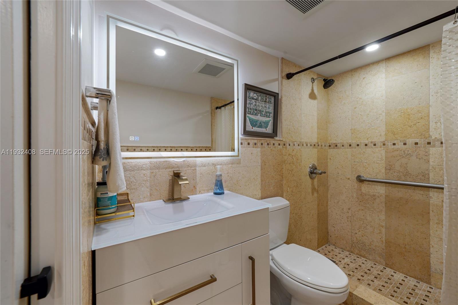 SPRING LAKES VILLAGE II - Residential Lease