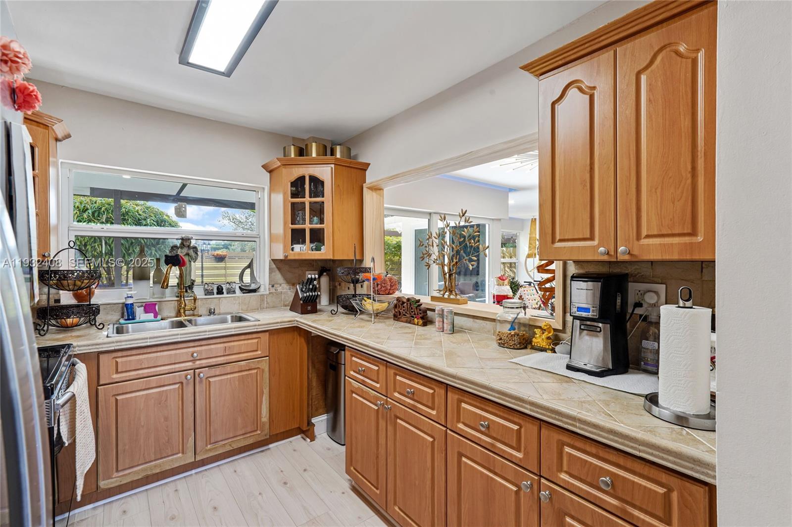 SPRING LAKES VILLAGE II - Residential Lease