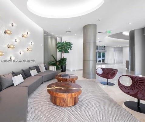 HARBOUR HOUSE - Residential