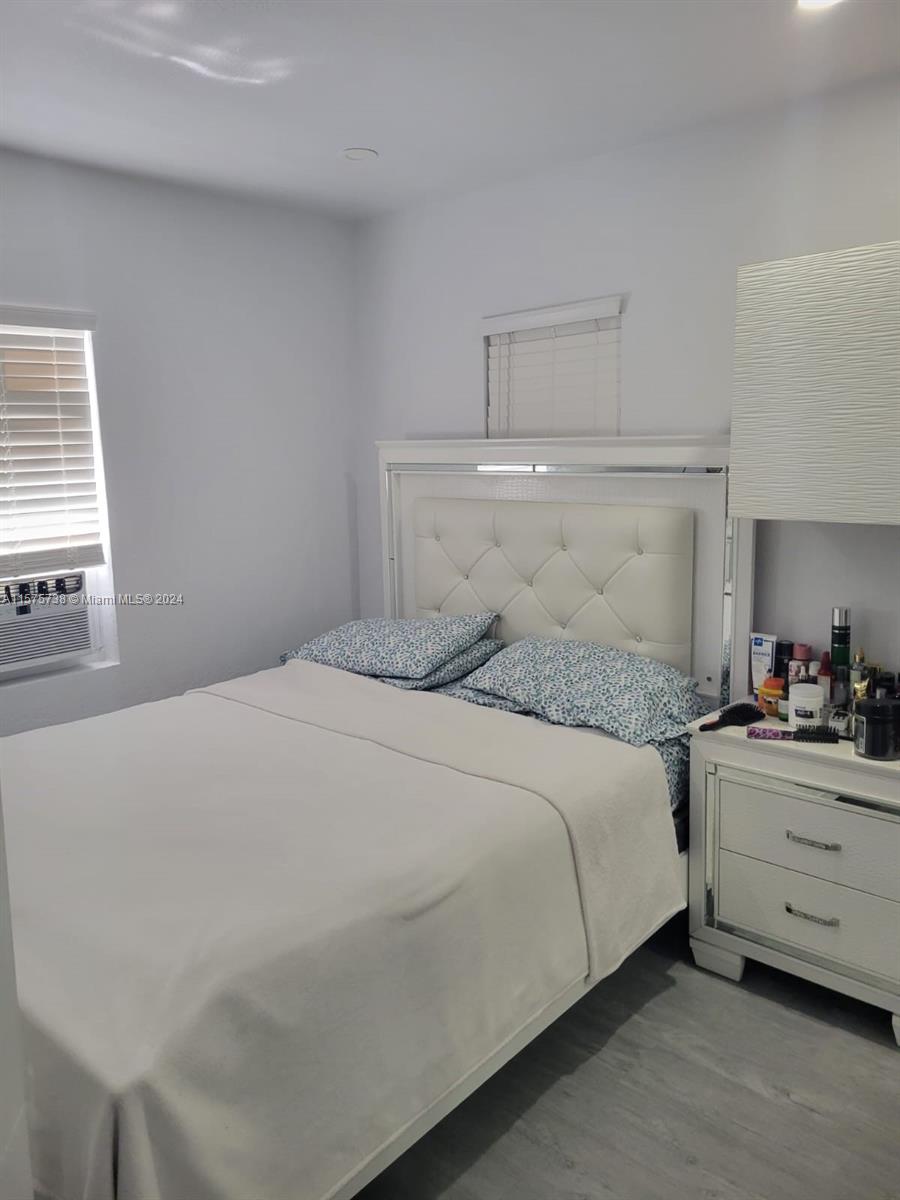 SEMINOLE LAWN - Residential