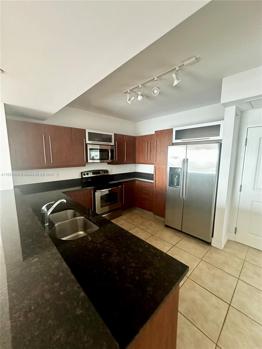 TOSCANO CONDO - Residential