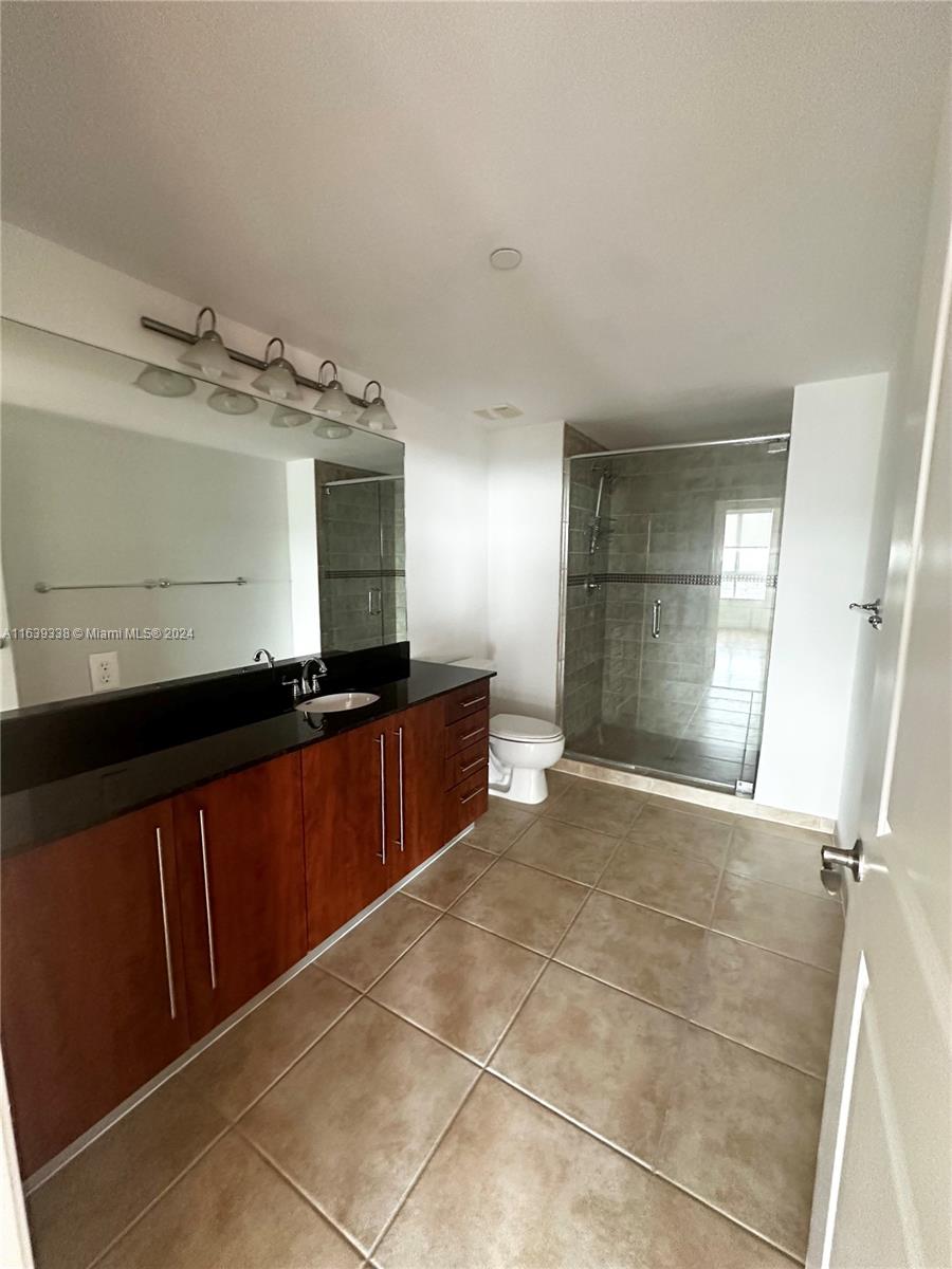 TOSCANO CONDO - Residential