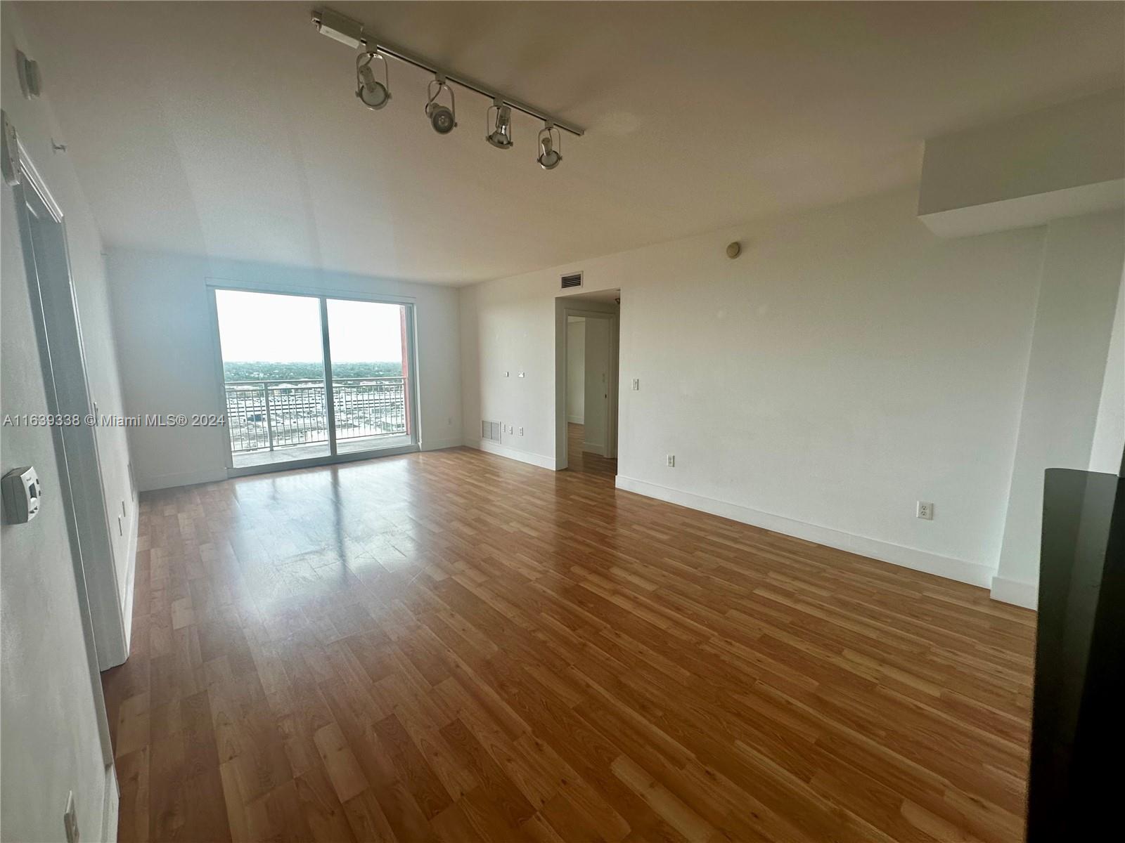 TOSCANO CONDO - Residential