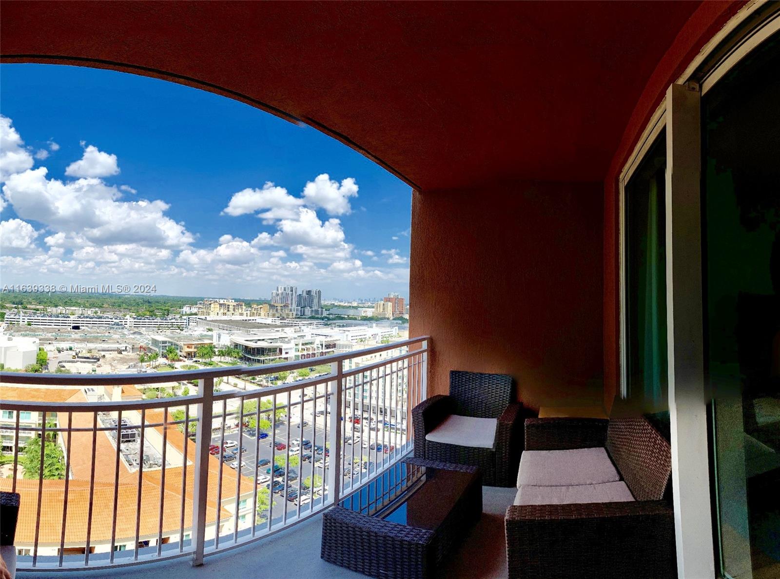 TOSCANO CONDO - Residential