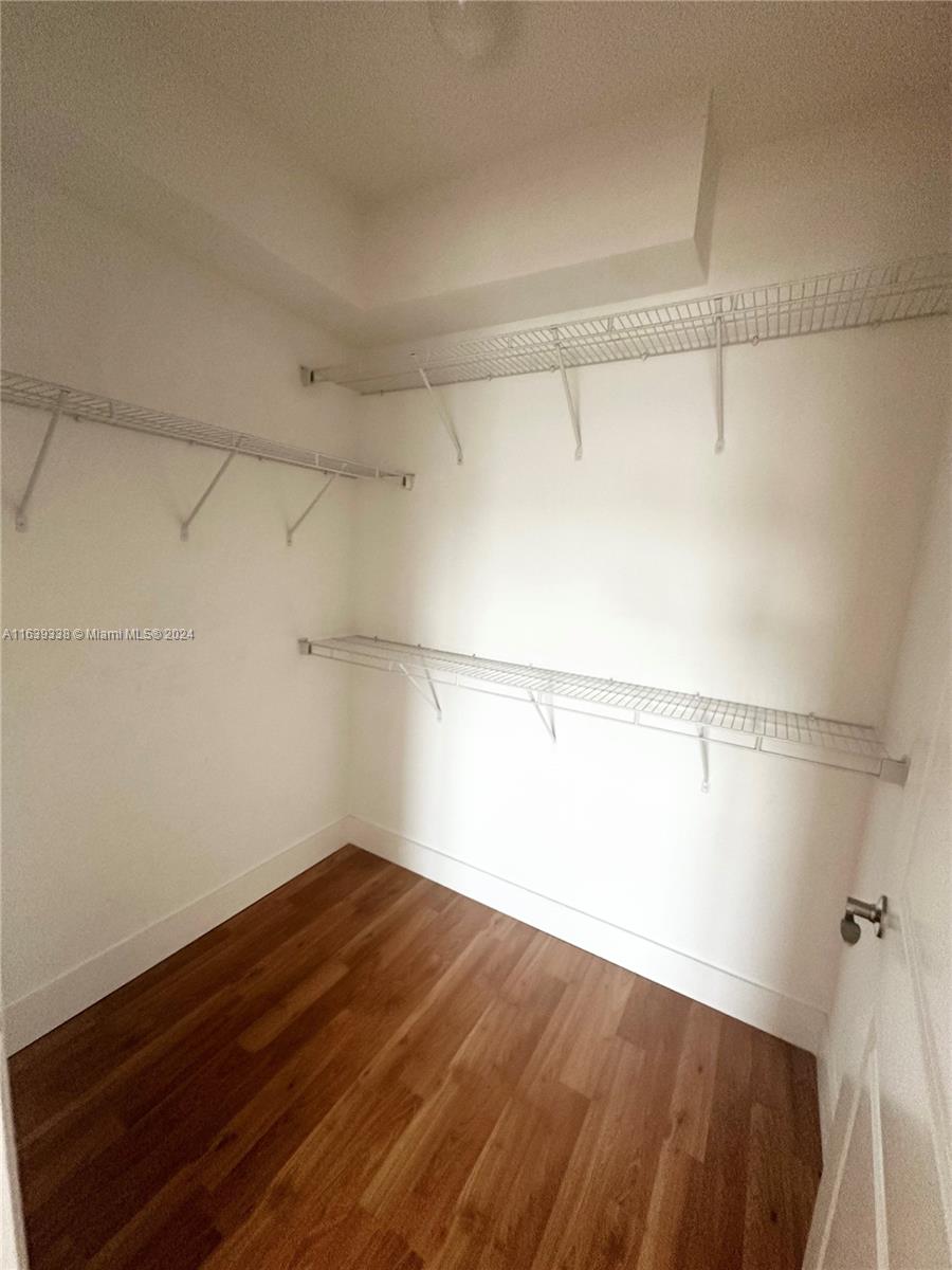 TOSCANO CONDO - Residential