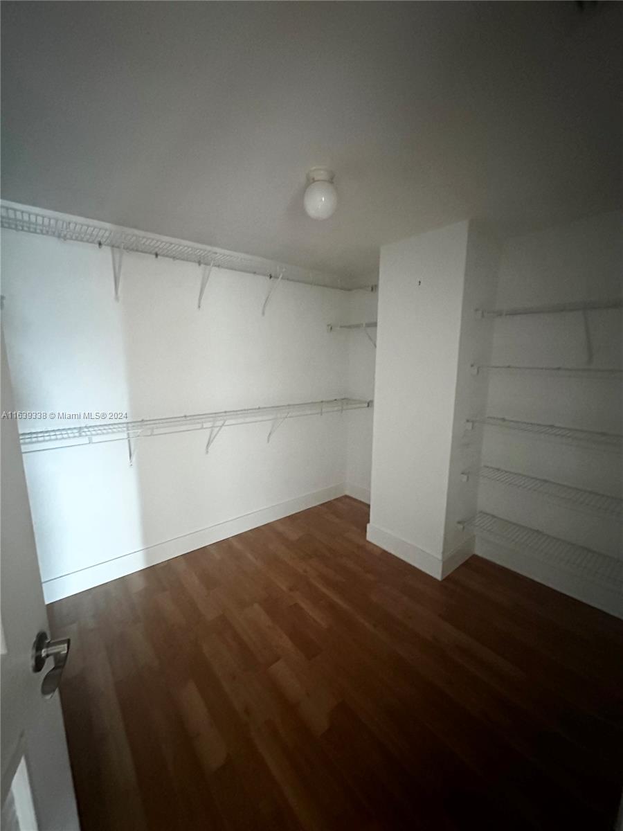 TOSCANO CONDO - Residential