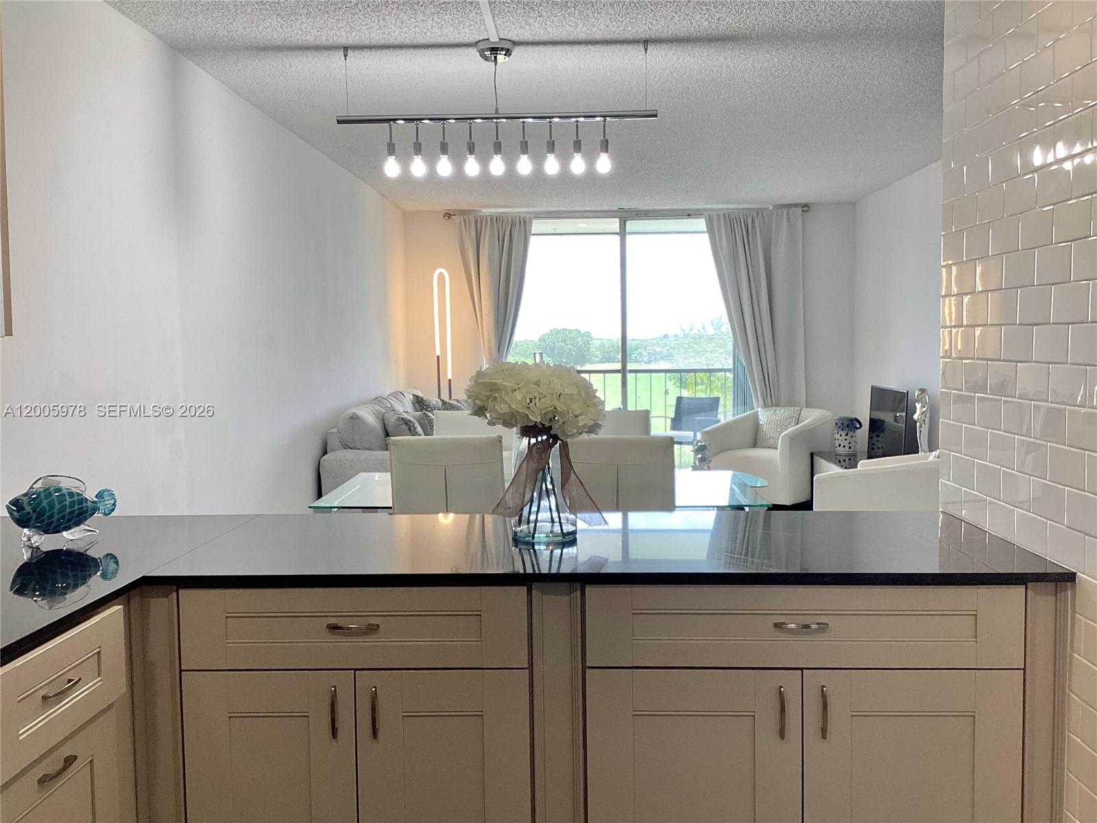 HOLLYBROOK GOLF AND - Residential
