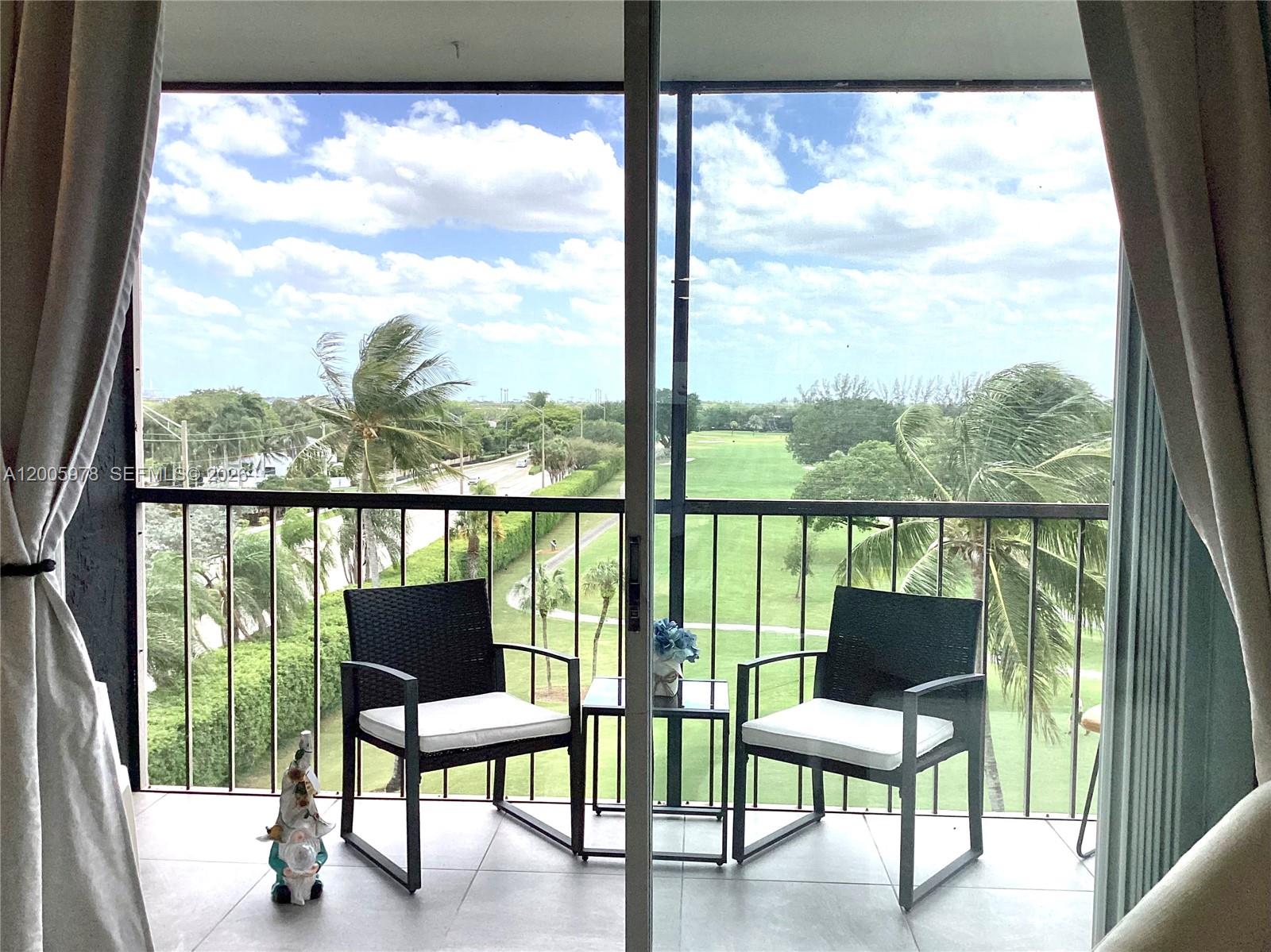 HOLLYBROOK GOLF AND - Residential
