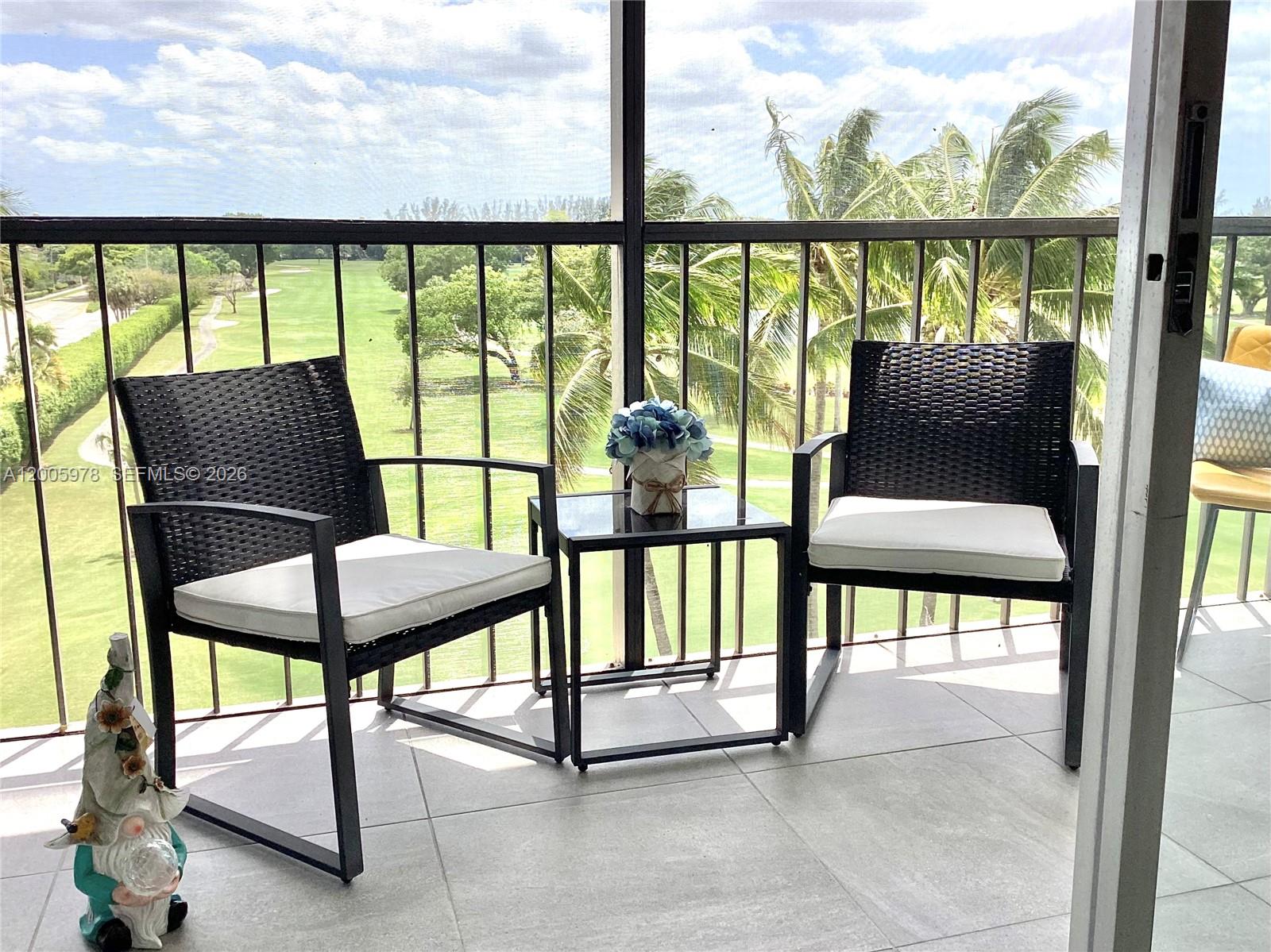 HOLLYBROOK GOLF AND - Residential