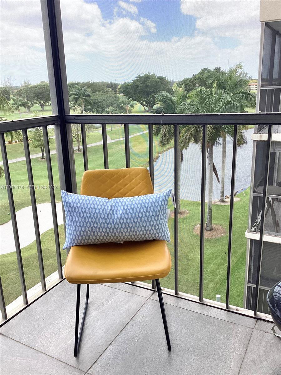 HOLLYBROOK GOLF AND - Residential