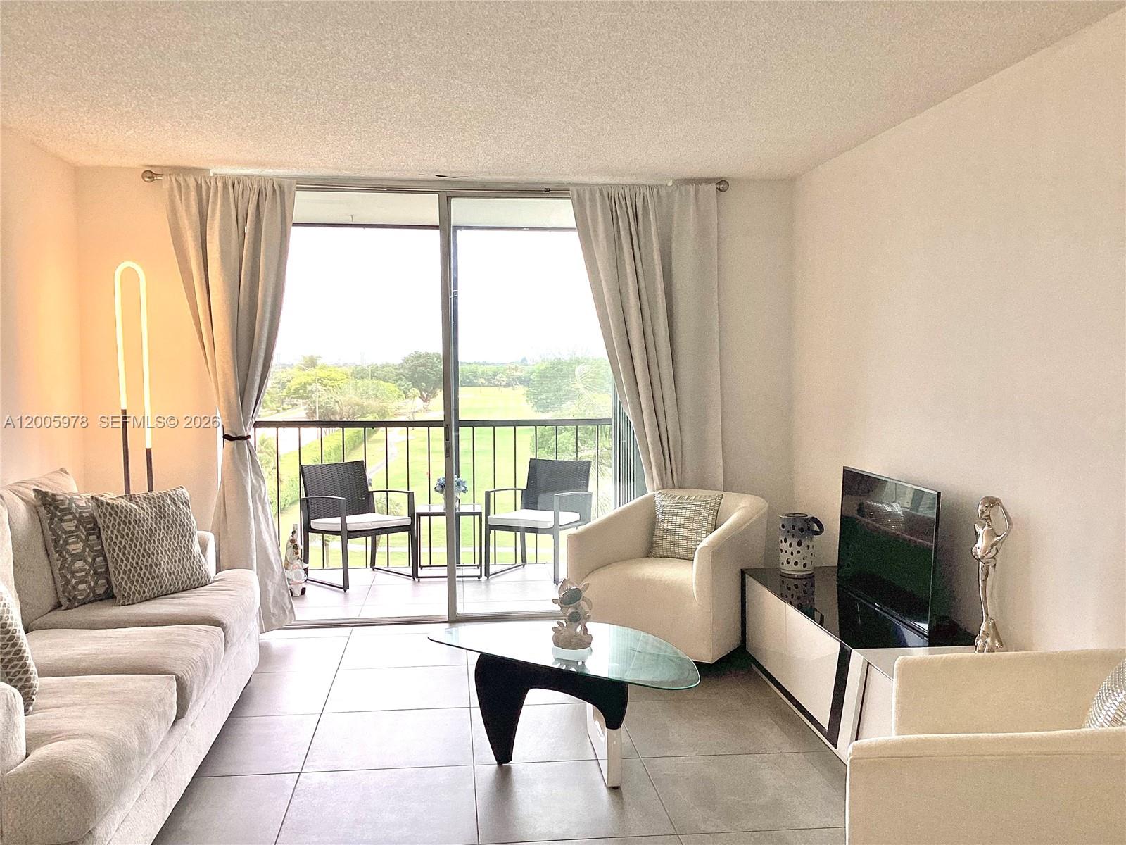 HOLLYBROOK GOLF AND - Residential