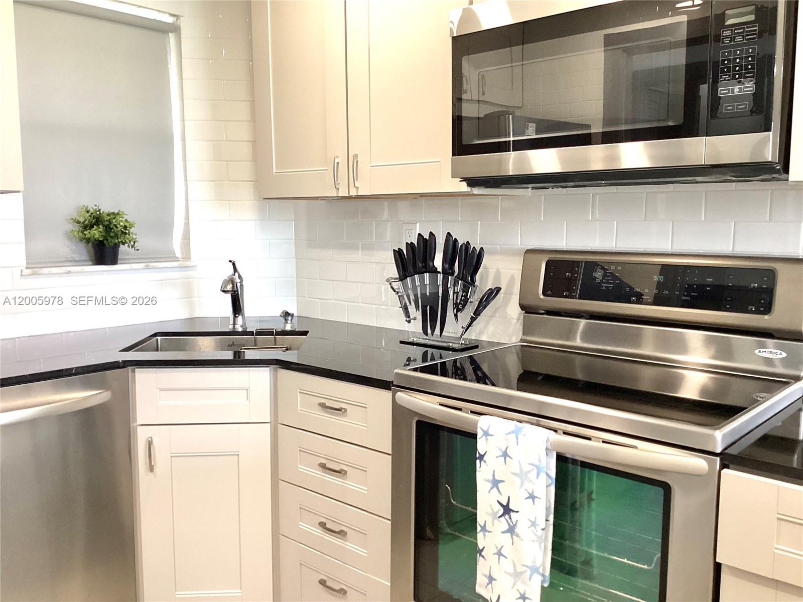 HOLLYBROOK GOLF AND - Residential