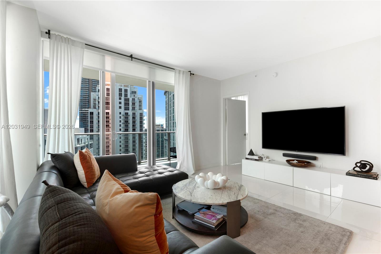 1100 MILLECENTO RESIDENCE - Residential