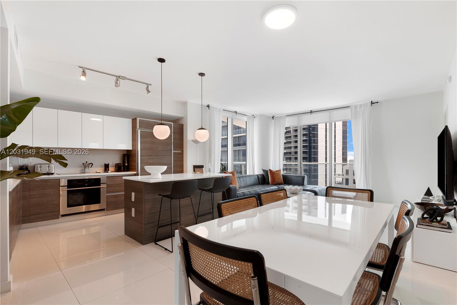 1100 MILLECENTO RESIDENCE - Residential