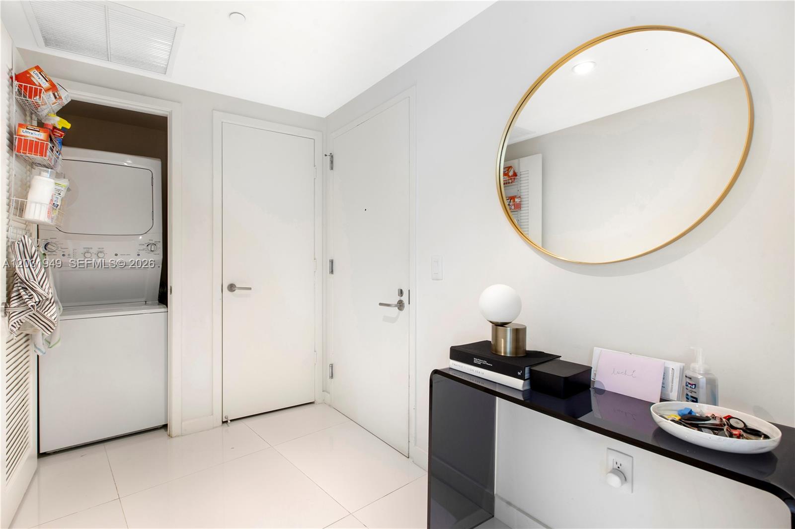1100 MILLECENTO RESIDENCE - Residential