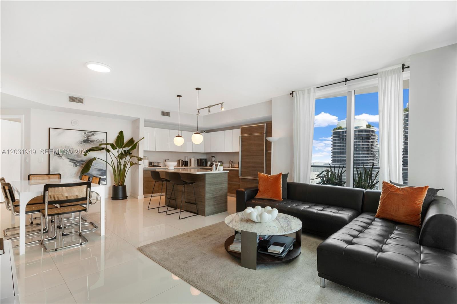 1100 MILLECENTO RESIDENCE - Residential