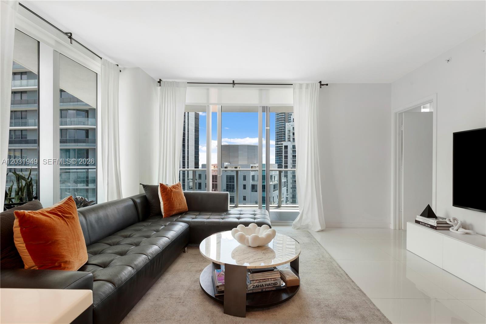 1100 MILLECENTO RESIDENCE - Residential