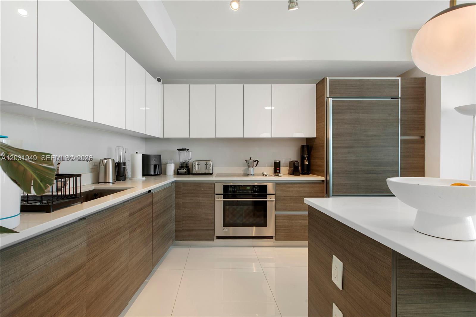 1100 MILLECENTO RESIDENCE - Residential