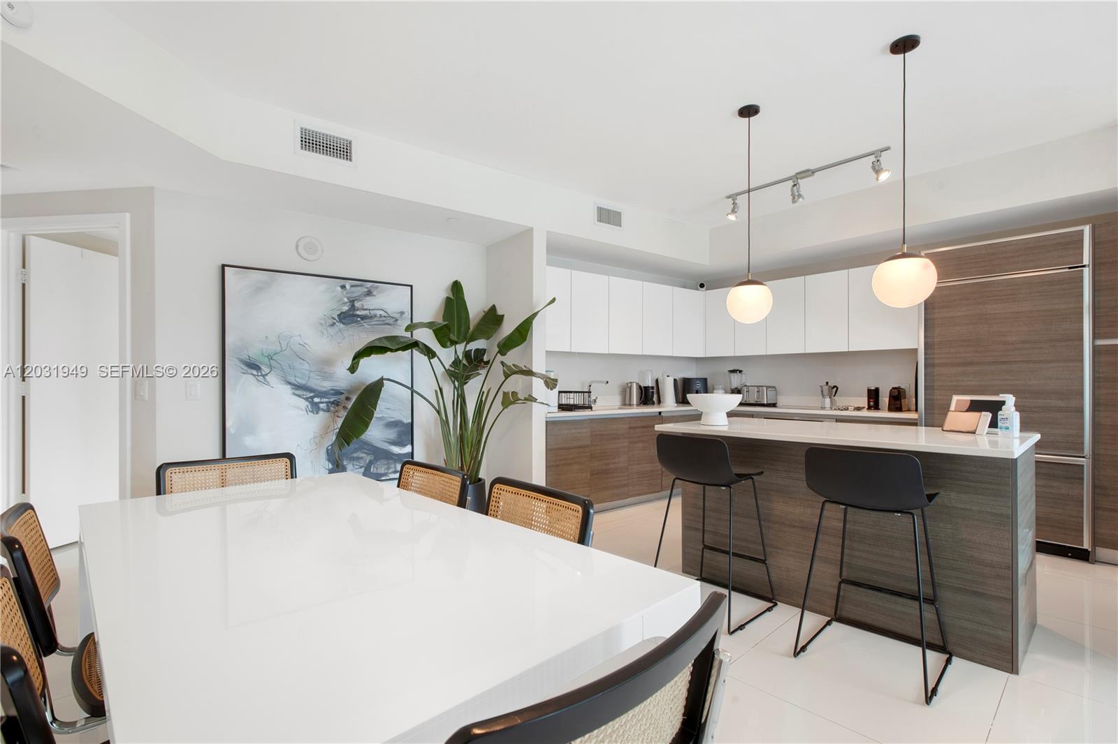 1100 MILLECENTO RESIDENCE - Residential