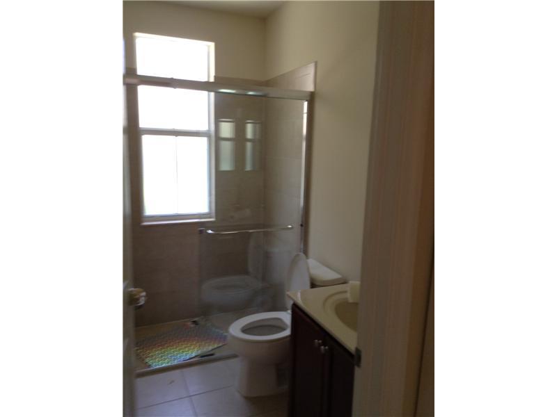 PALOMA LAKES PLAT 176-171 - Residential Lease