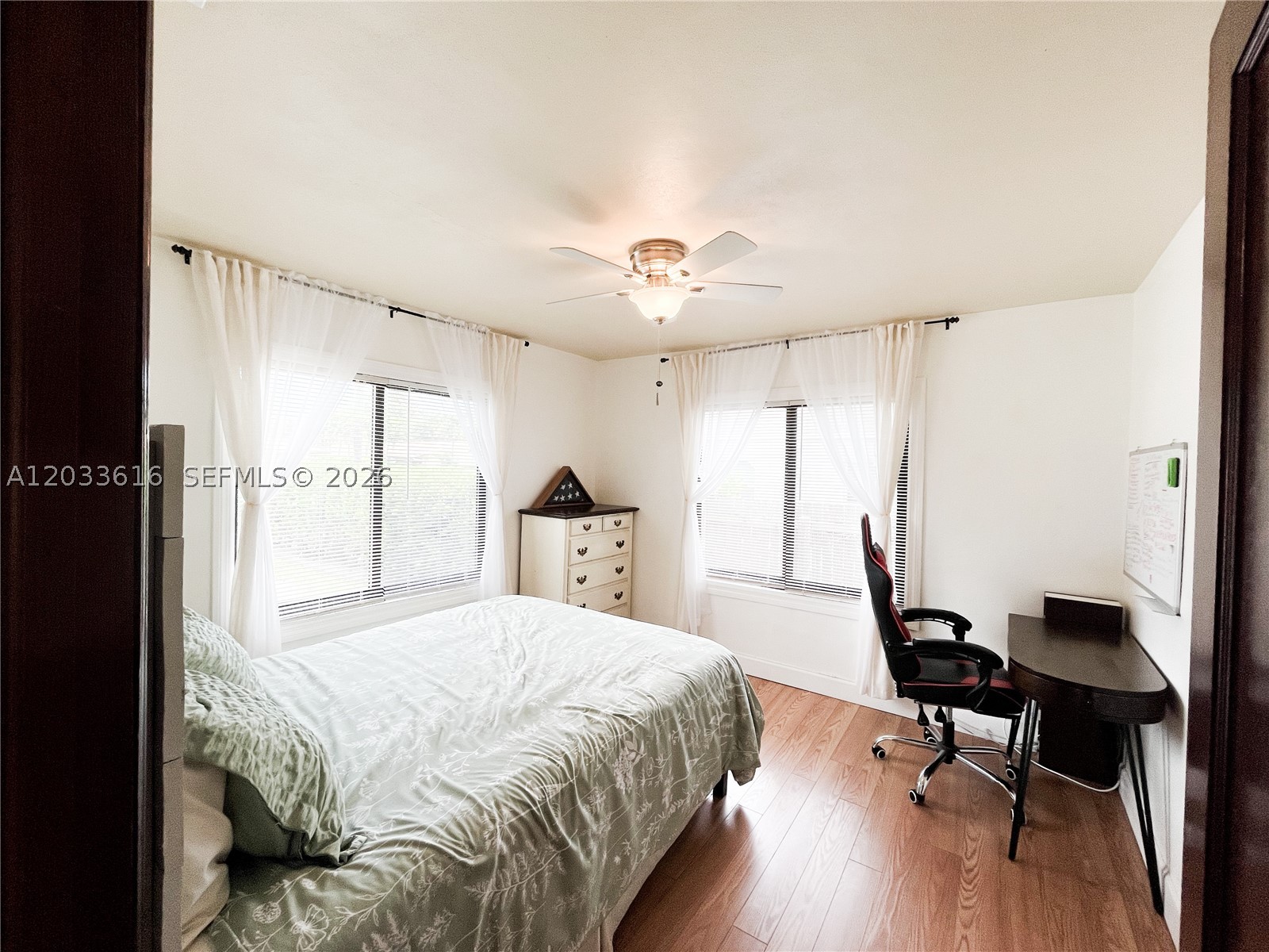 HOLLYWOOD PARK - Residential