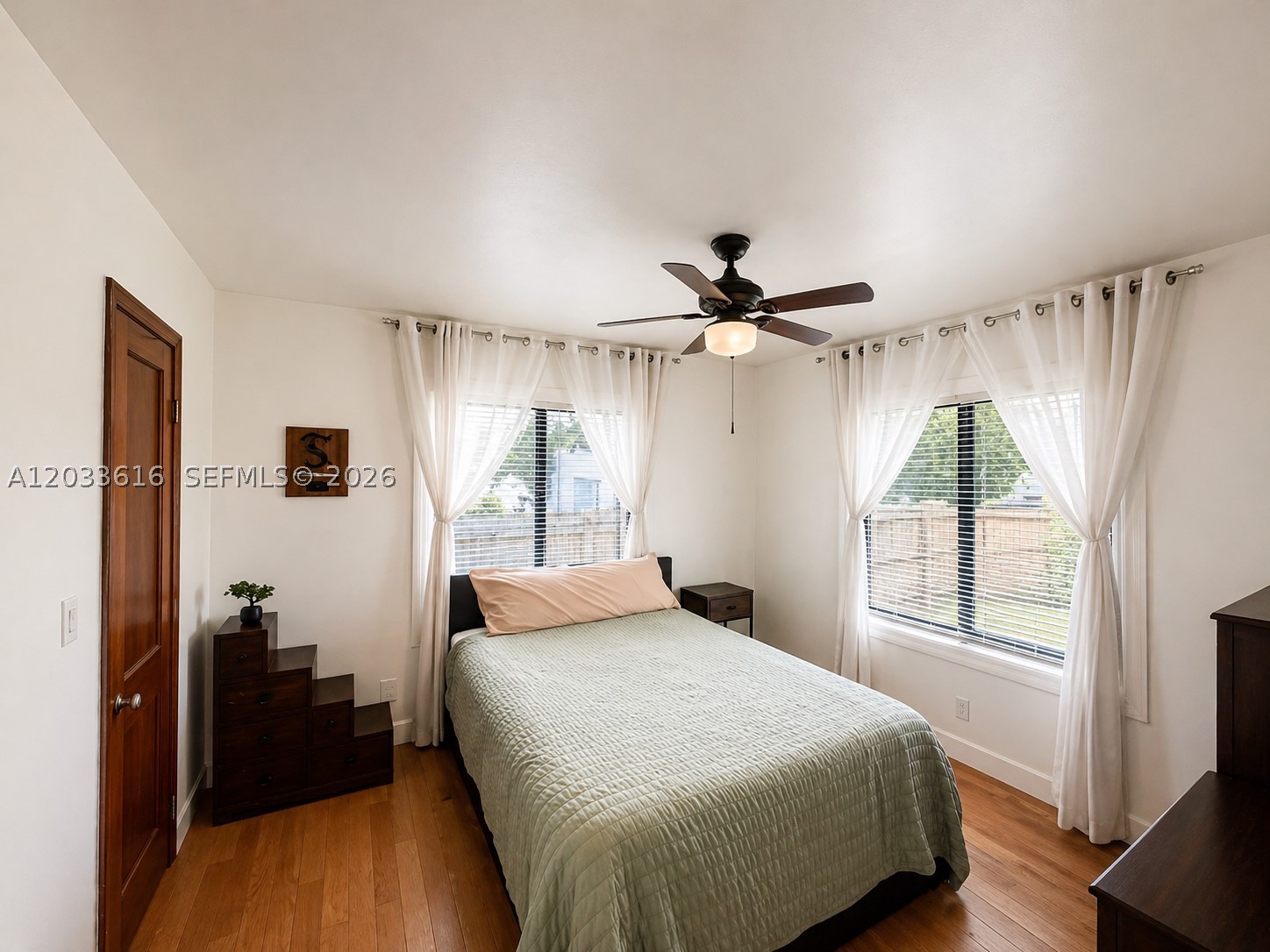 HOLLYWOOD PARK - Residential