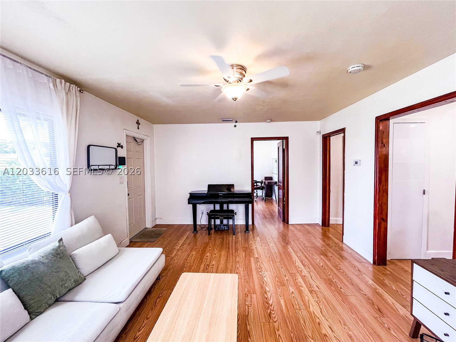 HOLLYWOOD PARK - Residential