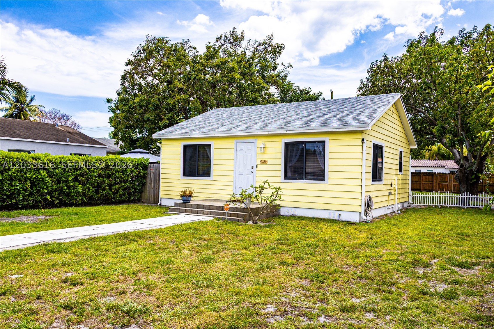 HOLLYWOOD PARK - Residential
