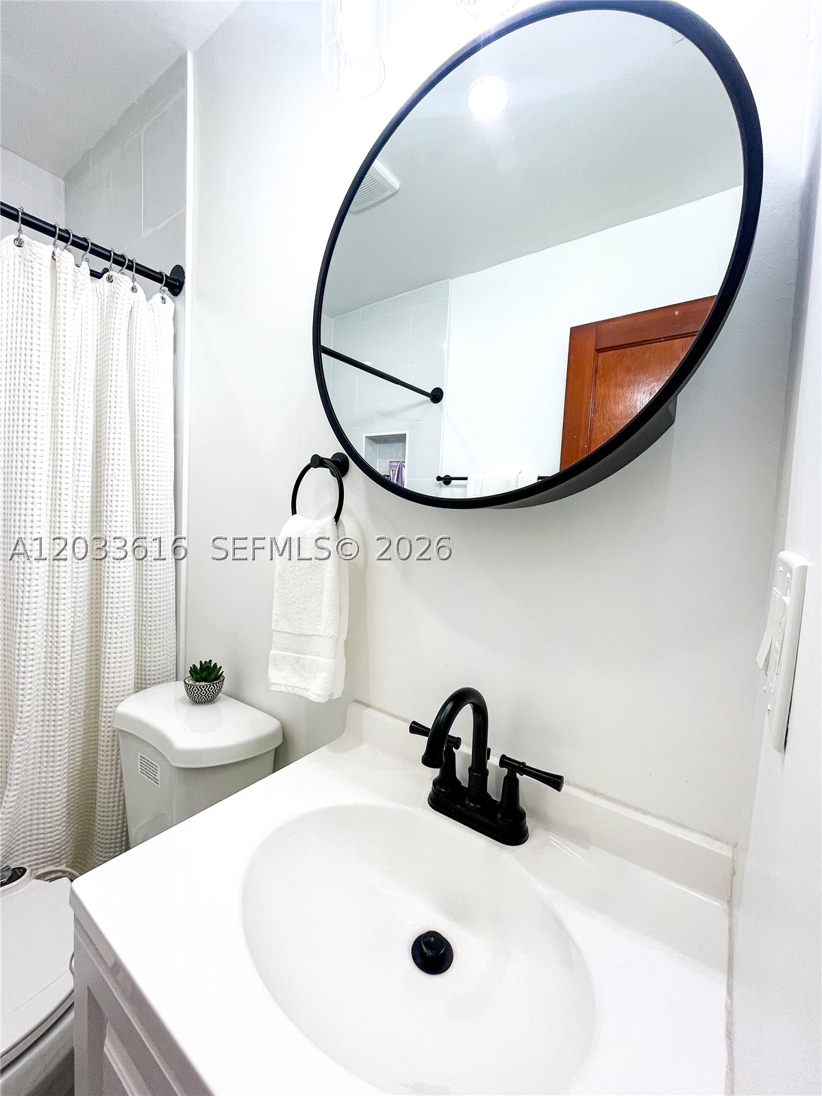 HOLLYWOOD PARK - Residential