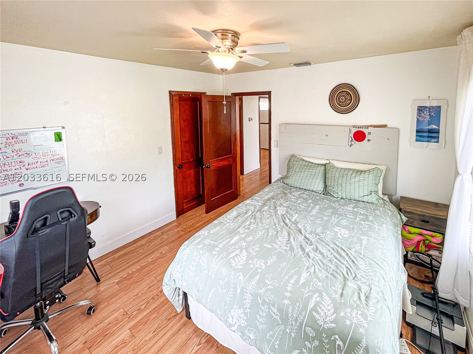 HOLLYWOOD PARK - Residential