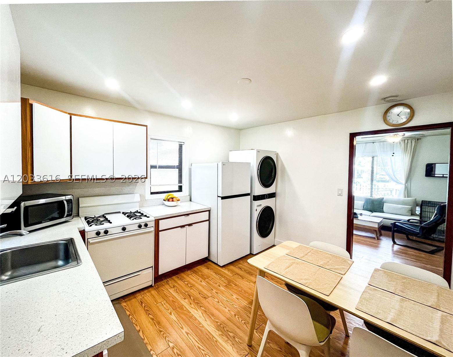 HOLLYWOOD PARK - Residential