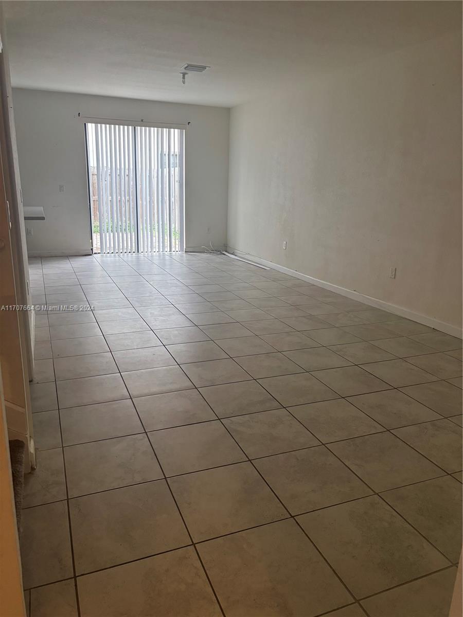 COCO PALM ESTATES - Residential Lease