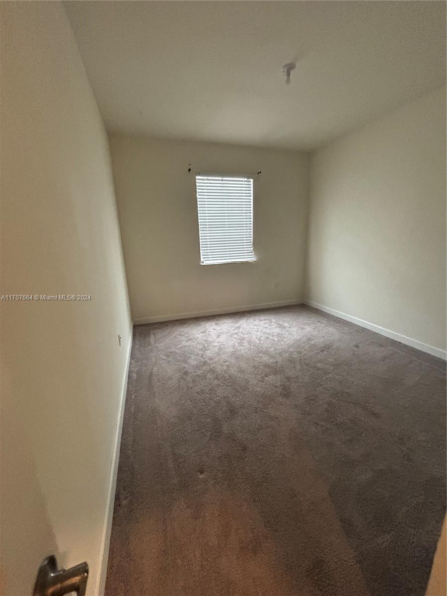 COCO PALM ESTATES - Residential Lease