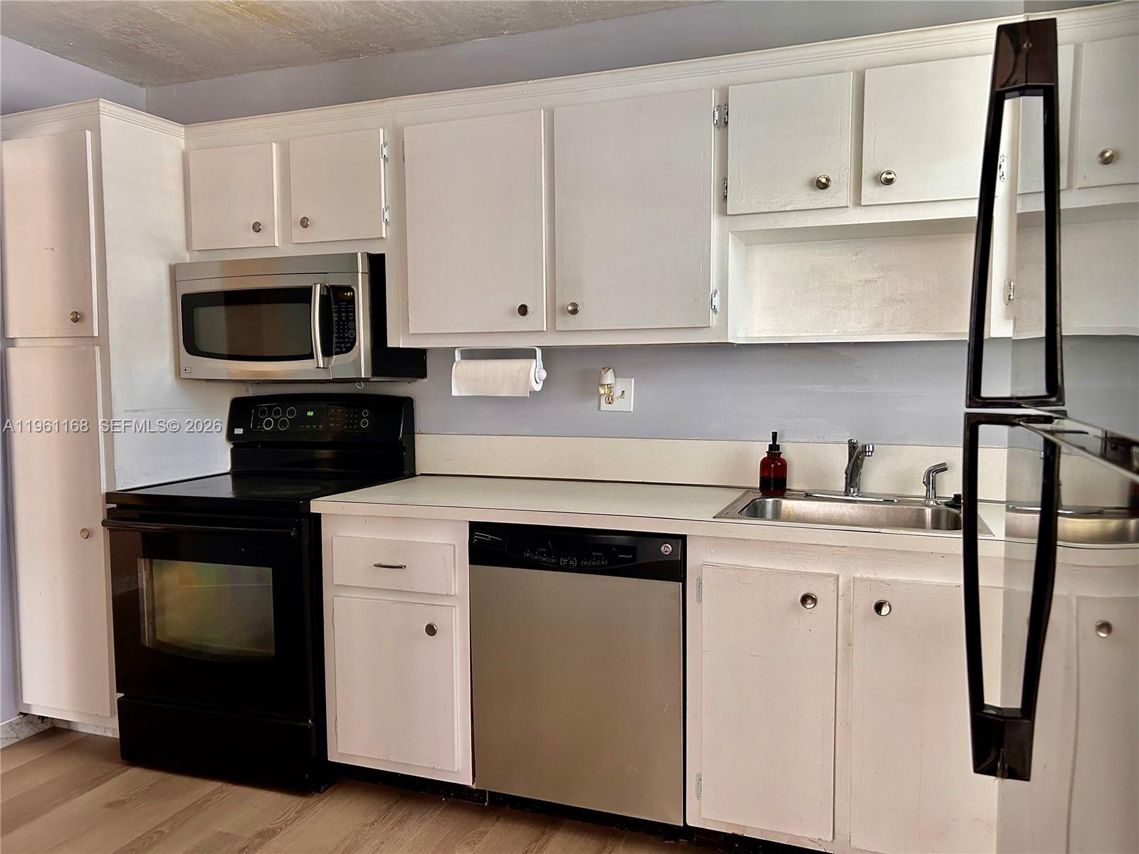 WATERGATE CONDOMINIUM NO - Residential Lease
