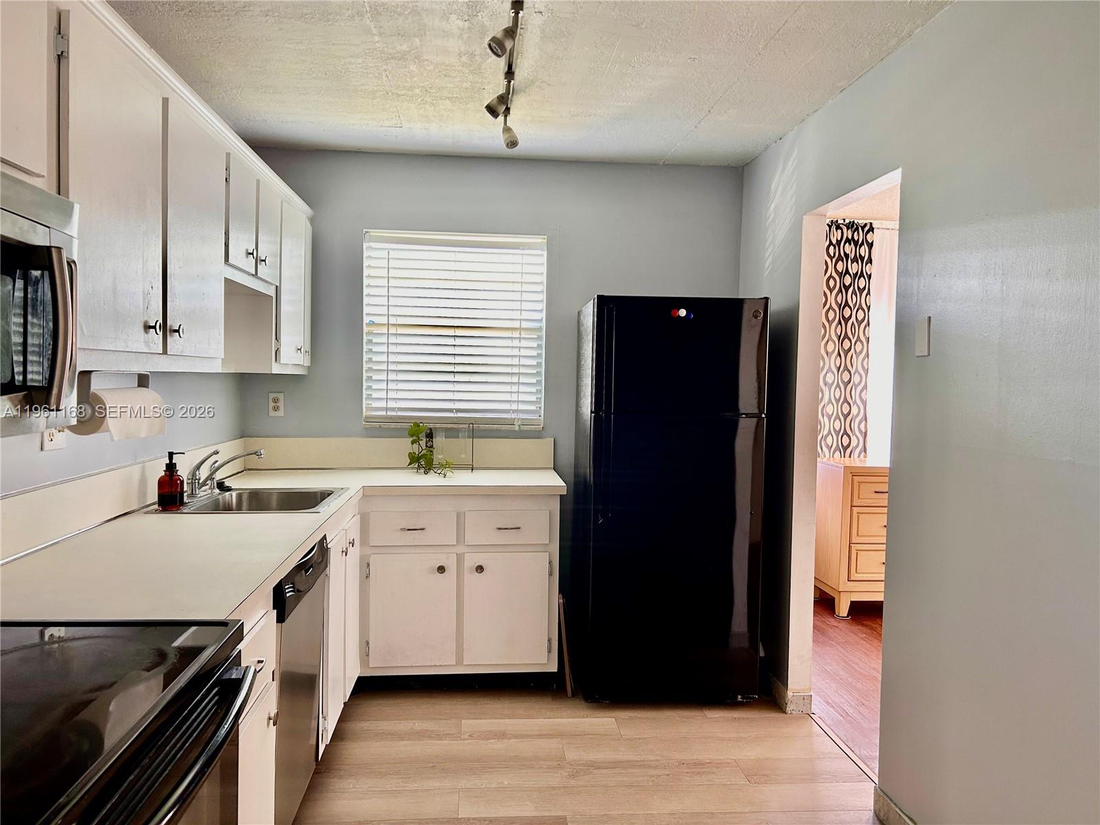 WATERGATE CONDOMINIUM NO - Residential Lease