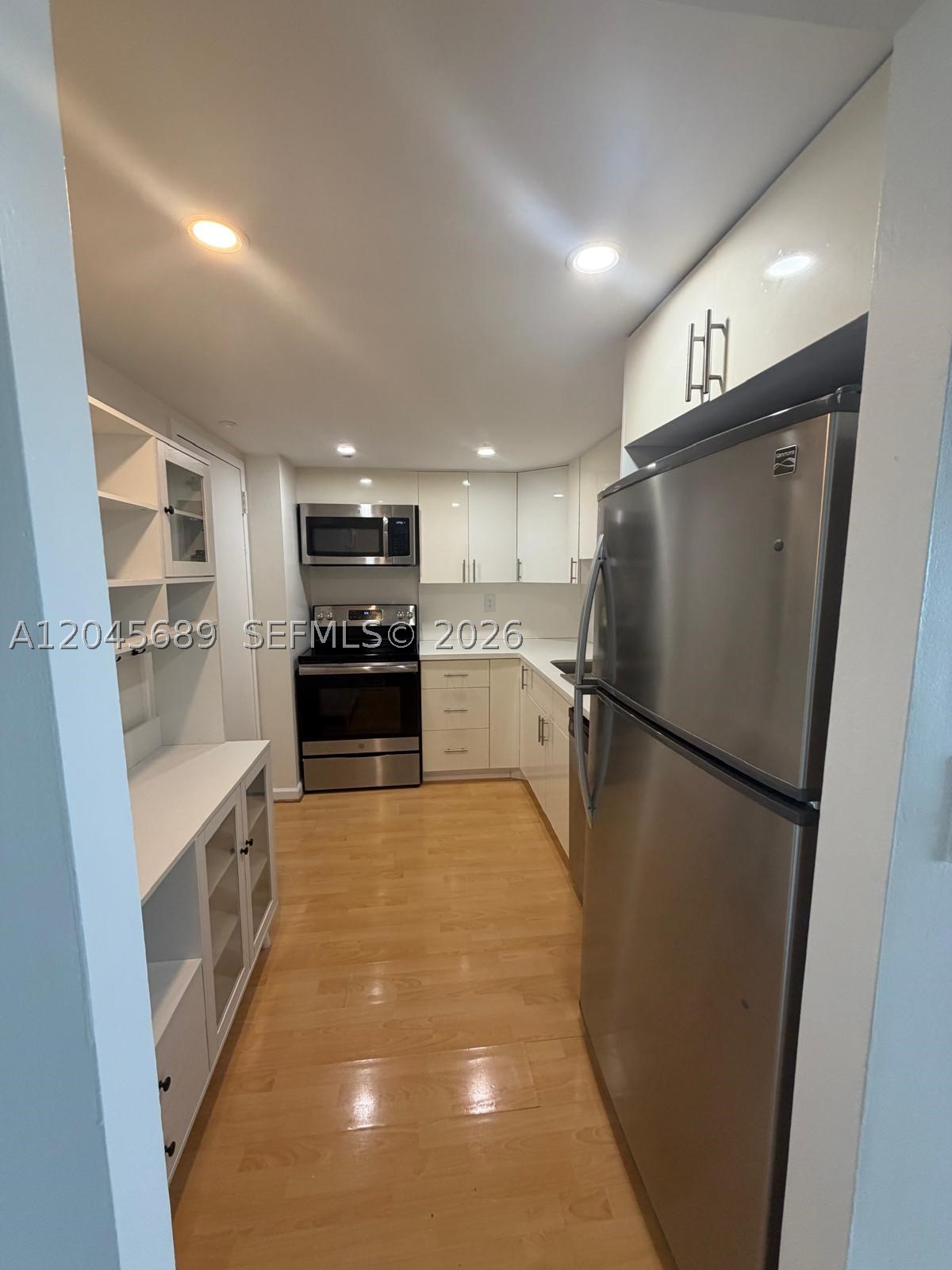 BRICKELL BAY CLUB CONDO - Residential Lease