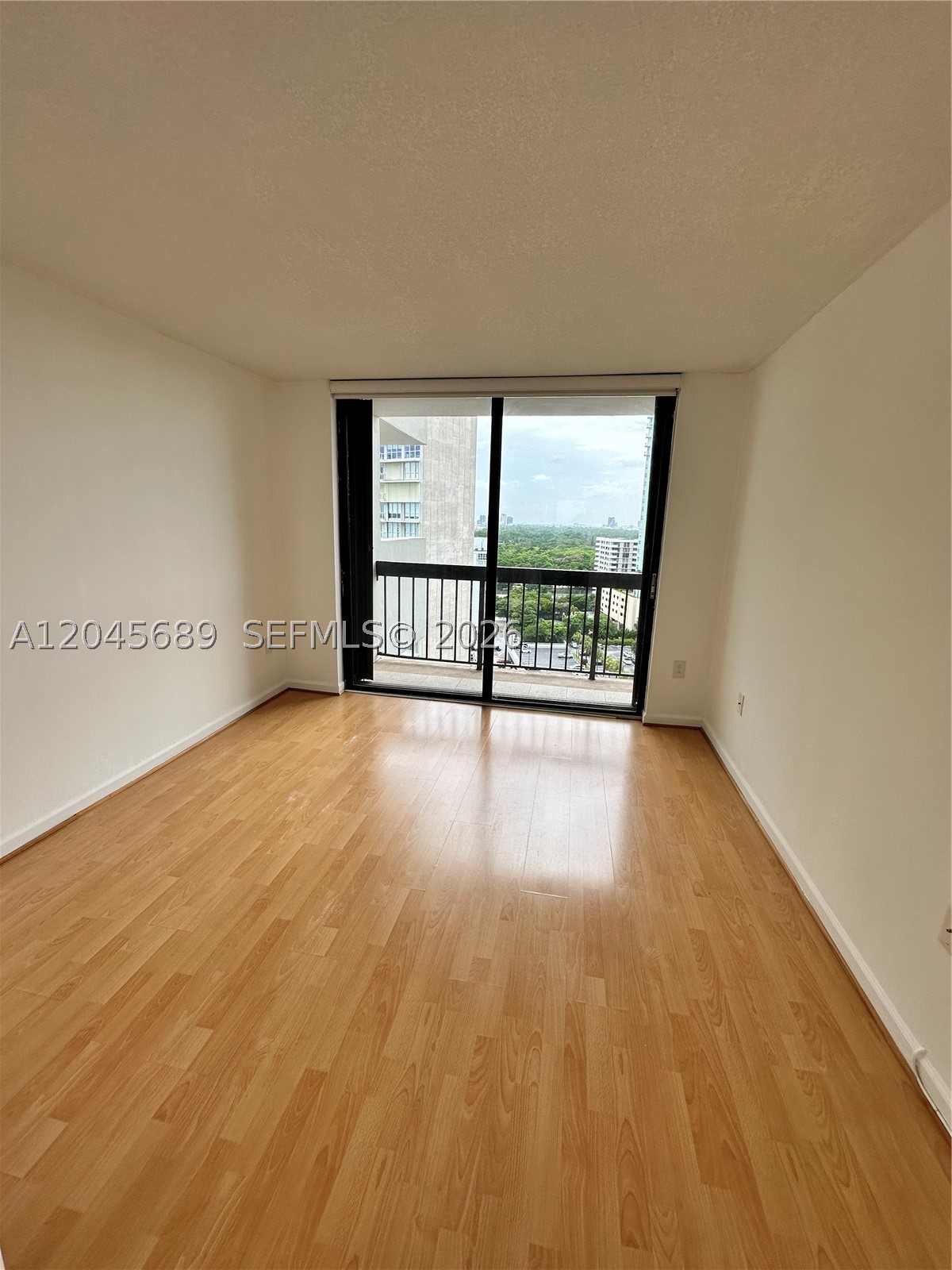BRICKELL BAY CLUB CONDO - Residential Lease