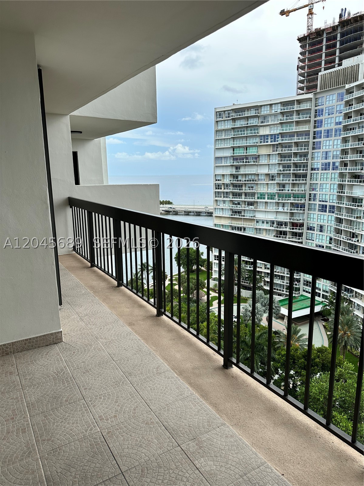 BRICKELL BAY CLUB CONDO - Residential Lease